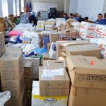 На фото волонтёры нижегородцы организовали склад гуманитарной помощи Донбассу.
